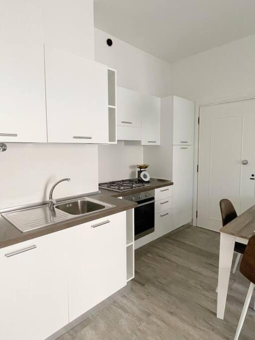 Castle Double De Apartment Верона Екстериор снимка